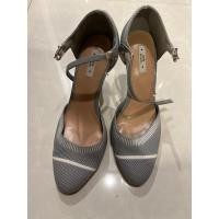 ราคา รองเท้าส้นสูงสีเทา มือสอง Lyn (22734949167)