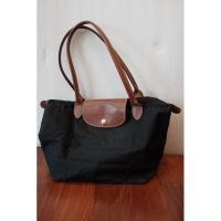 ราคา [มือสอง] กระเป๋า Longchamp สายยาว size s สีดำ ของแท้ (24874396011)