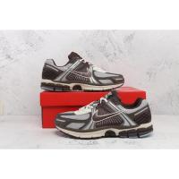 ราคา Authentic NIKE Air ZoomX 5"White/Black/Silver" ระบายอากาศทนต่อการสึกหรอช็อกกีฬาลำลองวิ่งรองเท้าบาสเกตบอล ผู้ชายผู้หญิEU (24401092183)