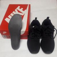 ราคา nike roshe one(w) black/black-dark grey noir/gris fonce/noir size 36 พร้อมกล่อง (883383572)