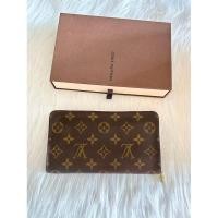 ราคา lv zippy monogram wallet (25191211148)