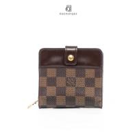 ราคา [ของแท้] LV COMPACT WALLET SHORT BROWN DAMIER CANVAS GHW มีใบรับประกัน ตรวจสอบได้ทุกใบ ✅ (41909040970)