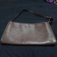ราคา กระเป๋าlv pochette epi ลายไม้ สีน้ำตาล (10751849882)