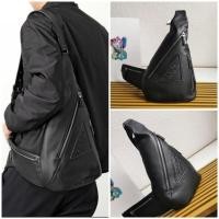 ราคา Pre order ราคา7000 Prada ปราดา 2VZ092 กระเป๋าคาดอก Leather Size26.5*37.5*10CM (27771381134)