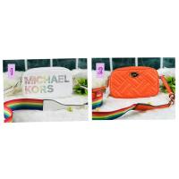 ราคา Michael Kors Crossbody แท้ ✔️ | Michael Kors Rainbow Peyton Small Camera Bag (2413236635)