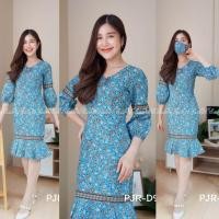 ราคา เดรสผ้าปาเต๊ะมาเลย์ คอวีสมูท แต่งโบว์ช่วงอกเพิ่มความหวาน แขนสี่ส่วนทรงบอลลูน ชายกระโปรงระบายหางปลา เป็นดีเทลมราลงตัวหวาน (15660810512)