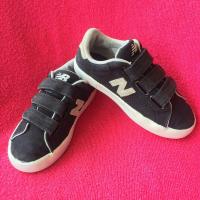 ราคา รองเท้าเด็กแท้มือ 2 ยี่ห้อ New balance สีดำพื้นขาว พื้นเต็ม (3470204655)