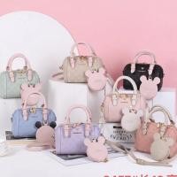 ราคา CHOBERRY✨กระเป๋าแบรนด์แท้✨️ทรงหมอนน่ารักงานขายดี!!!✨ (22806207996)