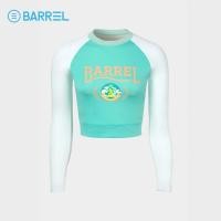 ราคา BARREL WOMEN ROMANTIC MOTION VARSITY CROP RASH GUARD GREEN/WHITE - เสื้อรัชการ์ด ชุดว่ายน้ำแขนยาว ชุดว่ายน้ำผู้หญิง (28824931357)