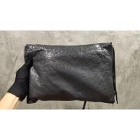 ราคา กระเป๋าคลัชท์ถือ Balenciaga มือสองของแท้ (26588712999)