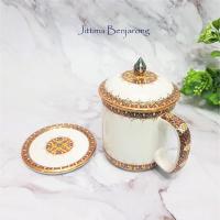 ราคา จิตต์ติมา เบญจรงค์ แก้วน้ำเบญจรงค์ลายขอบในกล่องผ้าไหม (6133295196)