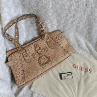 ราคา กระเป๋า guess ของแท้ (44455729705)