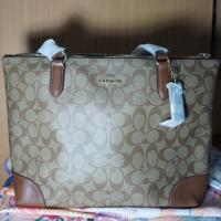ราคา Coach zip top tote (1279604185)