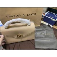 ราคา กระเป๋าสะพาย หนังสีครีม Charles&Keith (3757193141)