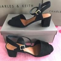 ราคา Used like new รองเท้าCHARLES & KEITH (2077262811)