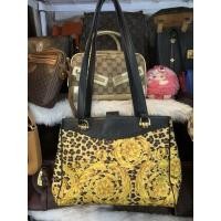 ราคา VERSACE รับประกันของแท้ ลดในไลฟเหลือ7000ค่า❤️ (29724780205)