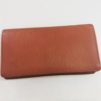 ราคา LV wallet epi ลายไม้ (757388120)