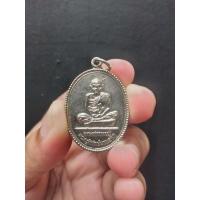 ราคา เหรียญกะไหล่เงิน หลวงพ่อทองอยู่(พระครูพิทักษ์บรมธาตุ) หลังพระบรมธาตุ บ้านตาก จ.ตาก ปี 2512 (15151288122)
