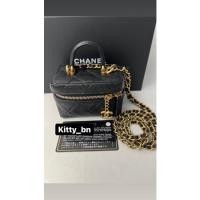 ราคา (Excellent Con) Chanel Small Vanity Caviar Black GHW with Handle (Hologram 31) อปก :: การ์ด ถุงผ้า บุค กล่อง (20221236111)