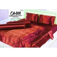 ราคา OHM ผ้าปูที่นอนและผ้านวมคลุมเตียง ผ้าเครปซาติน 220 เส้น ขนาด 5 ฟุต 6 ชิ้น (สีแดง) (1283616501)