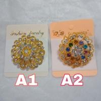 ราคา เข็มกลัดติดอก เข็มกลัดติดสังวาลย์คละลาย (2199398203)