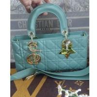 ราคา กระเป๋าทรงถือหนังแท้เลดี้สีเขียวมิ้นท์มือสอง (24611567293)