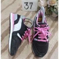 ราคา รองเท้าผ้าใบ Made in Korea น่ารักมาก ไซส์ 37 ราคา 70฿ (2345309843)