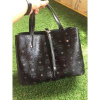 ราคา กระเป๋ามือสอง ลาย MCM ทรงชอปปิ้ง 12” สีดำ พร้อมส่ง (11011349760)
