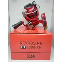 ราคา รอกสปินนิ่ง daiwa รุ่น LT revros 2000/ 2500 สีแดง/ดำ-ทอง/ รอกสปิน (7341675005)