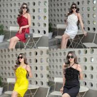 ราคา เดรสเกาะอกผูกคอด้านหน้าอกดีไซน์เย็บเป็นดอกกุหลาบฟูๆๆ ดูดี งานดี เนื้อผ้าโอซาก้า (28907442852)