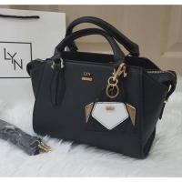 ราคา กระเป๋า LYN สีดำ *พร้อมส่ง* (6816276052)