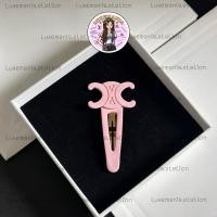 ราคา : New!! Celine Hair Clip ‼️ก่อนกดสั่งรบกวนทักมาเช็คสต๊อคก่อนนะคะ‼️ (42950376060)