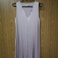 ราคา เดรสอัดพลีทคอวีแขนกุด สีชมพูกะปิ มือสอง สภาพดี 95% (7831558943)