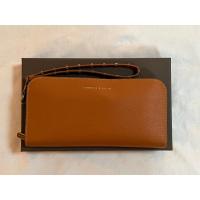 ราคา ส่งต่อ กระเป๋าสตางค์ใบยาว charles & keith ของแท้ (18092642466)