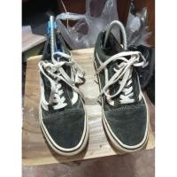 ราคา รองเท้าผ้าใบมือสองสีดำ (43556582801)