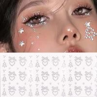ราคา รอยสักชั่วคราว - งานเลี้ยงเทศกาลแต่งหน้า - สําหรับใบหน้า, ดวงตา, ร่างกาย, เล็บ - อัญมณีใบหน้า - ตัวเอง กาว ใบหน้า พลอยเทียม -สติกเกอร์ต้นคริสต์มาส (29416671503)