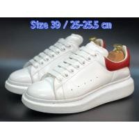 ราคา Alexander McQueen Suede Heel White/Red (หายากมาก) (12518287309)