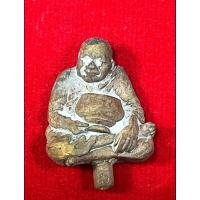 ราคา รูปหล่อแป๊ะยิ้ม หลวงพ่อแม้น วัดหน้าต่างนอก จ.อยุธยา ปี 2560 พร้อมกล่องเดิม (29803585382)