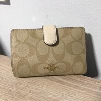 ราคา *ส่งต่อ กระเป๋าสตางค์ Coach แท้100% (1903021127)