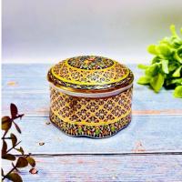 ราคา จิตต์ติมา เบญจรงค์ ตลับตอไม้ เบญจรงค์ ในกล่องผ้าไหม (สินค้า OTOP 5 ดาว จังหวัดสมุทรสาคร) (9387096138)