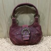 ราคา กระเป๋าสะพายหนังแท้ แบรนด์ Coach สินค้ามือสอง (5423888073)