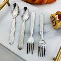 ราคา [ส่งไวจากไทย]4ชิ้น ช้อนส้อมสแตนเลส ลายตรง เด็กอนุบาลใช้ได้ ความยาว16.5ซม แบรนด์TwinFish (27760898667)