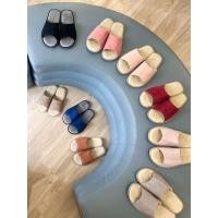 ราคา [พร้อมส่ง] Bloc B. FLUFFY SUEDE หนังกลับแกะแท้ home slippers - รองเท้าใส่อยู่บ้าน (24595951755)