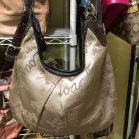 ราคา ของแท้ 100% กระเป๋า Coach สะพายไหล่มือสอง (5336722326)