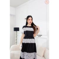 ราคา BT 15-1572 เดรสยาวดีไซส์คอกลมสีดำแต่งตัดสลับกับลูกไม้สีขาวมีซับในซิปหลัง (22090281908)