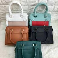 ราคา Charles & Keith Structured Top Handle Bag (Outlet) กระเป๋าแบรนด์เนม (440398686)