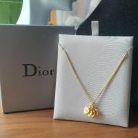 ราคา สร้อยคอ Dior ของแท้ มือสอง จี้อักษรแบรนด์ในรูปหัวใจ สภาพสวย สีทอง (41711500761)