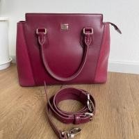 ราคา Guy Laroche กระเป๋าถือ พร้อมสายยาวเดิม มือ2 (16898205547)
