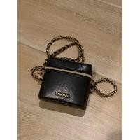 ราคา กระเป๋าใส่เครื่องสำอาง chanel พร้อมสายห้อย (24443110697)