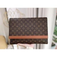 ราคา หลุยส์ วิตตองคลัชมือสอง สภาพสวย (41006352725)